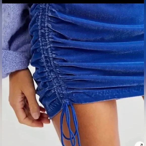 Free People Vivienne Blue Velvet Mini Skirt, US 2 (UK 6) new - Picture 2 of 2